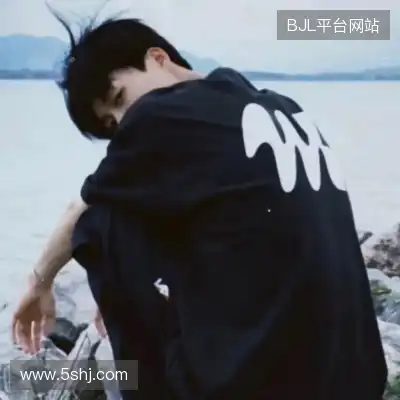 薄香绮